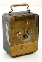 cca 1930 Magyar Országos Központi Takarékpénztár jelzett ébresztős utazóóra bőr borítással és persel...