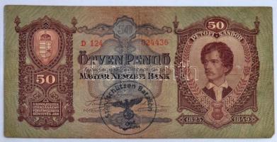 45db külföldi és néhány magyar bankjegy albumban, közte Bangladesh, Egyiptom, Szaúd-Arábia, Üzbegisztán T:I-III 45pcs of various banknotes in album, including  Bangladesh, Egypt, Saudi Arabia, Uzbekistan C:UNC-F