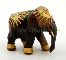 Egzotikus díszítésű fa elefánt, m: 11 cm