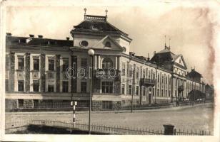 15 db RÉGI fekete-fehér történelmi magyar városképes lap, vegyes minőség / 15 pre-1945 historical Hu...