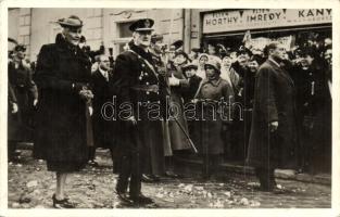 1938 Kassa, Kosice; bevonulás, kormányzói pár diadalútja az ősi székesegyházba; Horthy és Purgly / entry of the Hungarian troops, Horthy and Purgly, So. Stpl