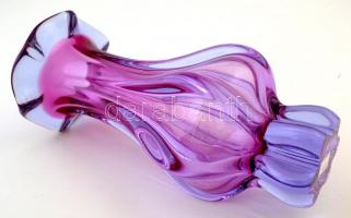 Dekoratív muránói formába fújt váza, anyagában színezett, hibátlan, jelzés nélkül, m:30 cm