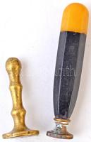 2 db régi monogramos pecsétnyomó, h: 4,5 és 7,5 cm