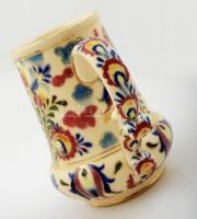 cca 1890 Fischer Ignác korsó, kézzel festett, aranyozott porcelánfajansz,  arany festés több helyen ...