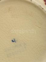 cca 1890 Fischer Ignác korsó, kézzel festett, aranyozott porcelánfajansz,  arany festés több helyen ...