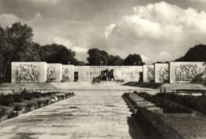 11 db MODERN magyar szocialista emlékmű / 11 modern Hungarian socialist monuments