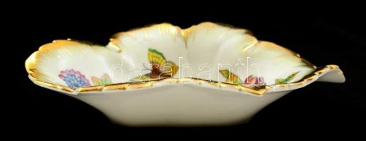 Herendi Viktória mintás leveles tálka, kézzel festett, jelzett, kopásnyomokkal, 15,5×8×4 cm