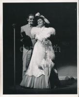 cca 1960 Eve Boswell (Boswell Éva), magyar származású, Dél-Afrikában élt énekesnőről készült 13 db v...