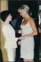 1997 Diana hercegnő Christies árverésmegnyitón, sajtófotó, hátulján feliratozva, 25x16,5 cm / Princess Diana opens the exhibition of her Dresses to be auctioned at Christies, pressphoto, 25x16,5 cm