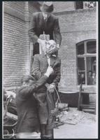 1945 Háborús bűnös nyilvános kivégzése, 3 db korabeli vintage negatívról készült mai nagyítás, 25x18...