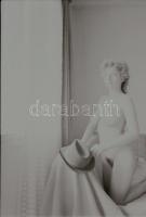 cca 1980 Szolidan erotikus felvételek negatív tétele, 13 db vintage negatív, 6x6 cm / 13 erotic phot...