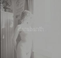 cca 1980 Szolidan erotikus felvételek negatív tétele, 13 db vintage negatív, 6x6 cm / 13 erotic phot...