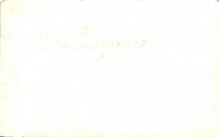 Rókavadászok csoportképe az elejtett zsákmánnyal, kutya / Fox hunters posing with their prey, dog, p...