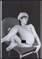 cca 1972 Fejfedők, 3 db szolidan erotikus, vintage negatívról készült mai nagyítások, 25x18 cm / 3 erotic photos, 25x18 cm