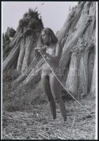 cca 1979 Bárhol, bármikor gyönyörűek, 3 db szolidan erotikus, vintage negatívról készült mai nagyítá...