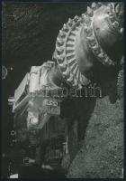 cca 1977 Iharkút és Zobákbánya, 2 db feliratozott vintage fotó feliratozva, 22x17,5 cm és 16x23 cm