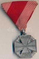 1916. "Károly-csapatkereszt" cink kitüntetés mellszalaggal, keresztszárélen gyártói jelzés...