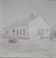 cca 1968 Kecskeméti városképek, épületek, életképek, Medgyesi László 13 db vintage negatív felvétele...