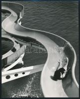 cca 1978 Vincze János (1922-1998): Csúszda I-II., 2 db feliratozott vintage fotóművészeti alkotás, 1...