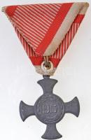 1916. "Vas Érdemkereszt a Vitézségi Érem szalagján" hadifém kitüntetés mellszalagon T:2
H...