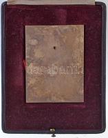 1942. "Zsasskovszky József tanár úrnak szeretettel ajánlják fel a Standard Dalosok" gravír...