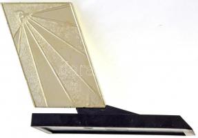 Szovjetunió 1968. "Fegyveres Erők 50. évfordulója" fém plakett műanyag talpon (plakett 84x...