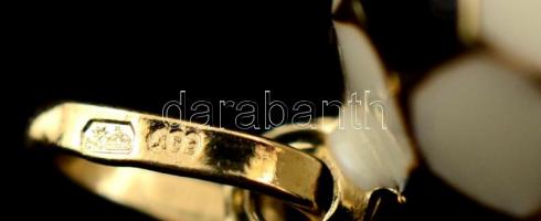 Arany(Au) 14 K focilabda zománc díszítéssel, jelzett, 1,2x1,9 cm, bruttó: 1,6 g