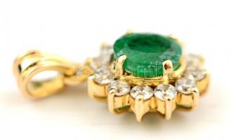 Arany(Au) 14 K apró fehér és zöld kövekkel kirakott függő, jelzett, 1,1x1,8 cm, bruttó: 1,7 g
