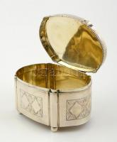 Ezüst (Ag.) cukordoboz, jelzett, mesterjeggyel (HS), 13,5×8,5 cm, m:6,5 cm,  nettó:330 g