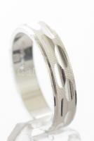 Ezüst(Ag) oválmintás gyűrű, jelzett, méret: 50, nettó: 2,5 g