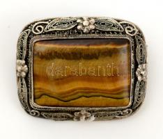 Ezüst(Ag) bross kővel, jelzett, 2x2,5 cm, bruttó: 6,4 g