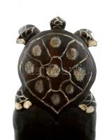 Indonéz teknősbéka figurás fa újságtartó, 30x31x13 cm