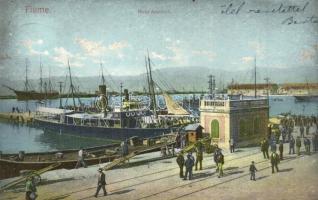 Fiume - 2 db RÉGI városképes lap; kikötő, gőzhajók, hadihajók / 2 pre-1945 town-view postcards, Molo Adamich, port, steamships, battleships