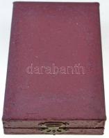 1985. "Munka Érdemrend" bronz fokozata, Br zománcozott kitüntetés mellszalaggal, szalagsáv...