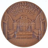 1974. "APOTHECA FUNDATA IN HUNGARIA ANNO 1744 / IN MEMORIAM FUNDATIONIS SOCIETATIS PHARMACEUTICAE HUNGARICAE 1924-1974" Magyar Gyógyszerészszövetség kétoldalas Br emlékéreme (60mm) T:2