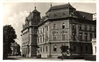 Nagyvárad, Oradea - 4 db RÉGI vágott városképes lap / 4 pre-1945 town-view postcards (cut)