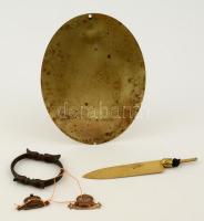 Kis réz tétel: "Stahlbronce" feliratú levélbontó penge, ovális asztali kis képtartó, fogan...