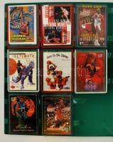 Nagy kosaras kártya gyűjtemény, számos értékes darabbal, közte hologramosak is, igényesen rendezve, berakóban, kb. 280 db