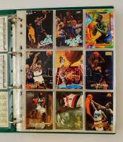Nagy kosaras kártya gyűjtemény, számos értékes darabbal, közte hologramosak is, igényesen rendezve, ...