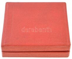 ~1960. "A Posta Kiváló Dolgozója" zománcozott jelvény, eredeti tokban T:1-