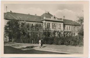 Budapest XVI. Rákosszentmihály - 2 db MODERN városképes lap, Képzőművészeti Alap / 2 MODERN town-vie...