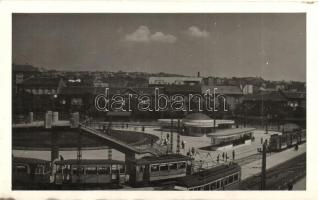 Budapest II. Moszkva tér - 2 db fotó képeslap, az egyik az ötvenes évekből, villamosok, photo