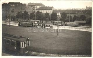 Budapest II. Moszkva tér - 2 db fotó képeslap, az egyik az ötvenes évekből, villamosok, photo