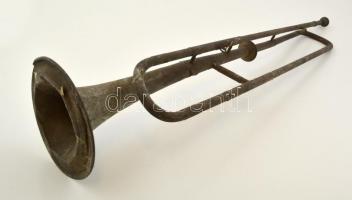 cca XIX sz. Réz fanfár, rozsdás, horpadással, kis sérülésekkel, h: 81 cm.