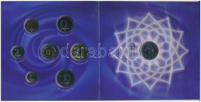 2004. 1Ft-100Ft (7xklf) forgalmi sor dísztokban, valamint 2004. 50Ft Cu-Ni "Magyarország az Eur...