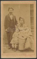 cca 1870-1890 Mészáros János és családja, Schöfft Béla, Pest, keményhátú fotó,10x6 cm