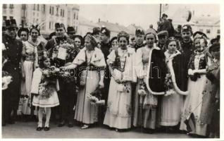 1938 Léva, Levice; bevonulás, folklór, népviselet / entry of the Hungarian troops, folklore, traditional costume, "Léva visszatért" So. Stpl.