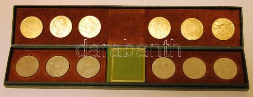 NDK 1979. "Népi Rendőrség" 12klf plakett arany és ezüst variánsa, hozzávaló minikönyvvel, eredeti tokban T:2