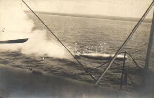 1916 Osztrák-magyar haditengerészet, torpedó kilövése. Tafferner Béla kapitány / K.u.K. Kriegsmarine, firing a torpedo, photo