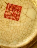 Kínai erotikus jeleneteket ábrázoló aljzószer tartó. Kézzel festett, fém rátétes, jelzett, hibátlan....